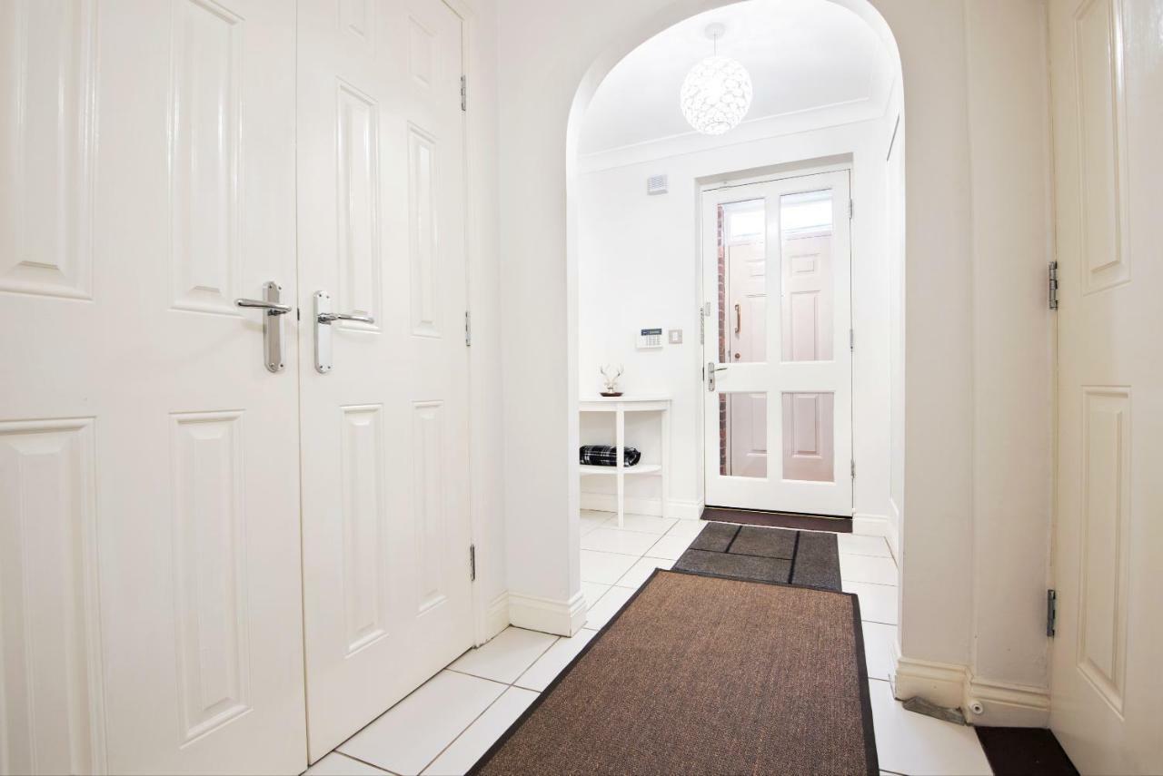 Villa Dalton Crescent Durham Exterior foto
